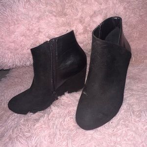 Size 9 black womens booties